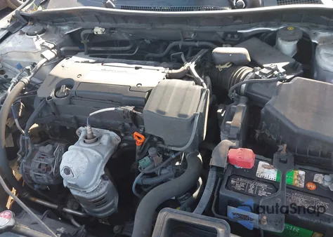 2015 Honda Accord Lx z USA, uszkodzony, nr VIN 1HGCR2F31FA119082